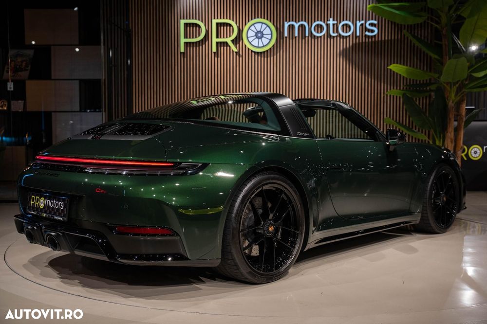 Porsche 911 Targa 4 GTS PDK - 8