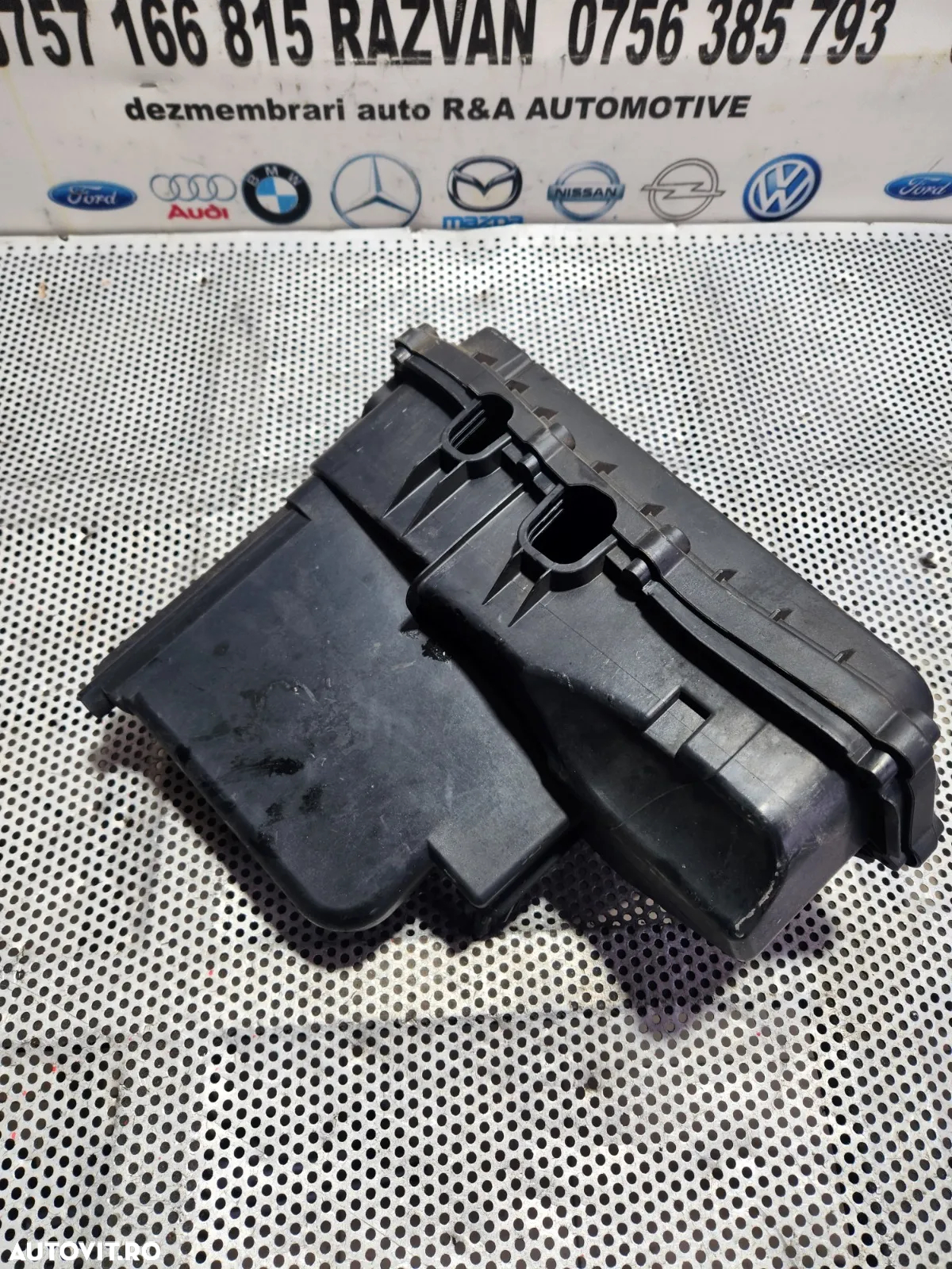 Carcasa Calculator Motor ECU Bmw Seria 4 F32 F33 F36 CAPAC FISURAT Motor N47D20D Dezmembrez Bmw Ser - 5