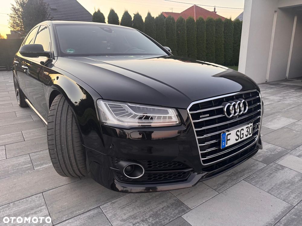Audi A8 2016 photo 2