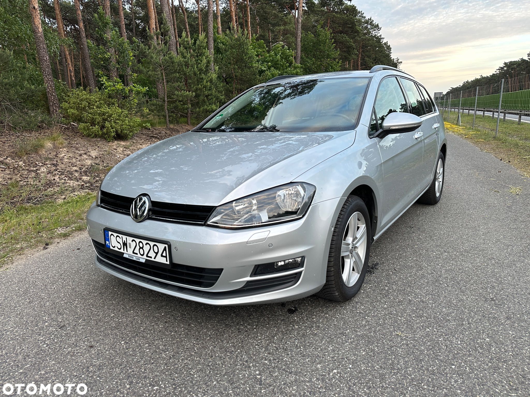 Volkswagen Golf - 1