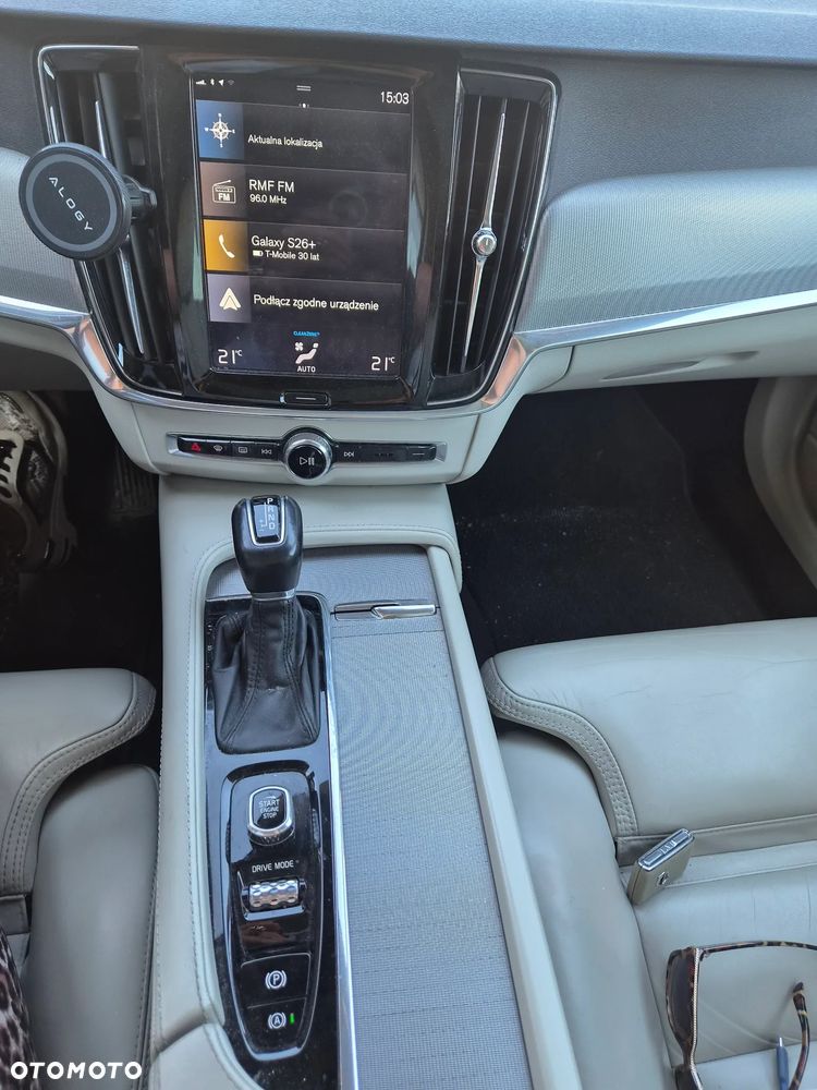 Volvo V90 Cross Country - 11