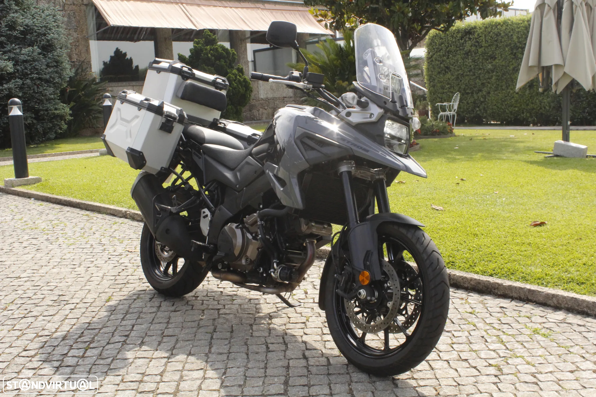 Suzuki DL V-Strom 1050 - 4