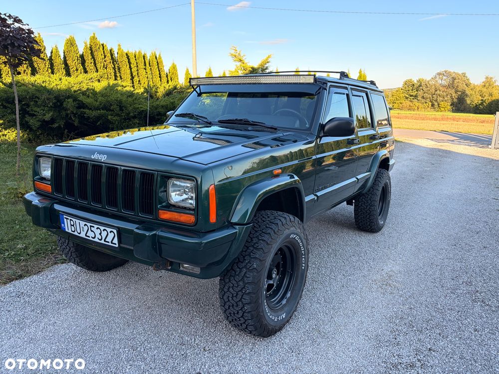 Jeep Cherokee 4.0 Sport - 1