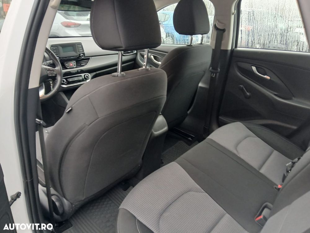 Hyundai i30 1.5 110CP M/T Comfort - 10