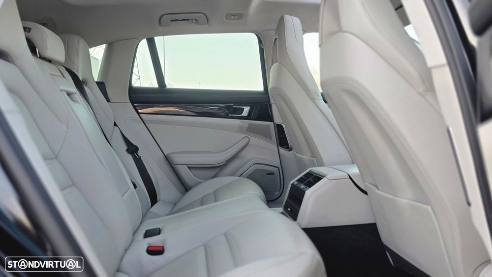 Porsche Panamera Sport Turismo 4 E-Hybrid Platinum Edition - 19