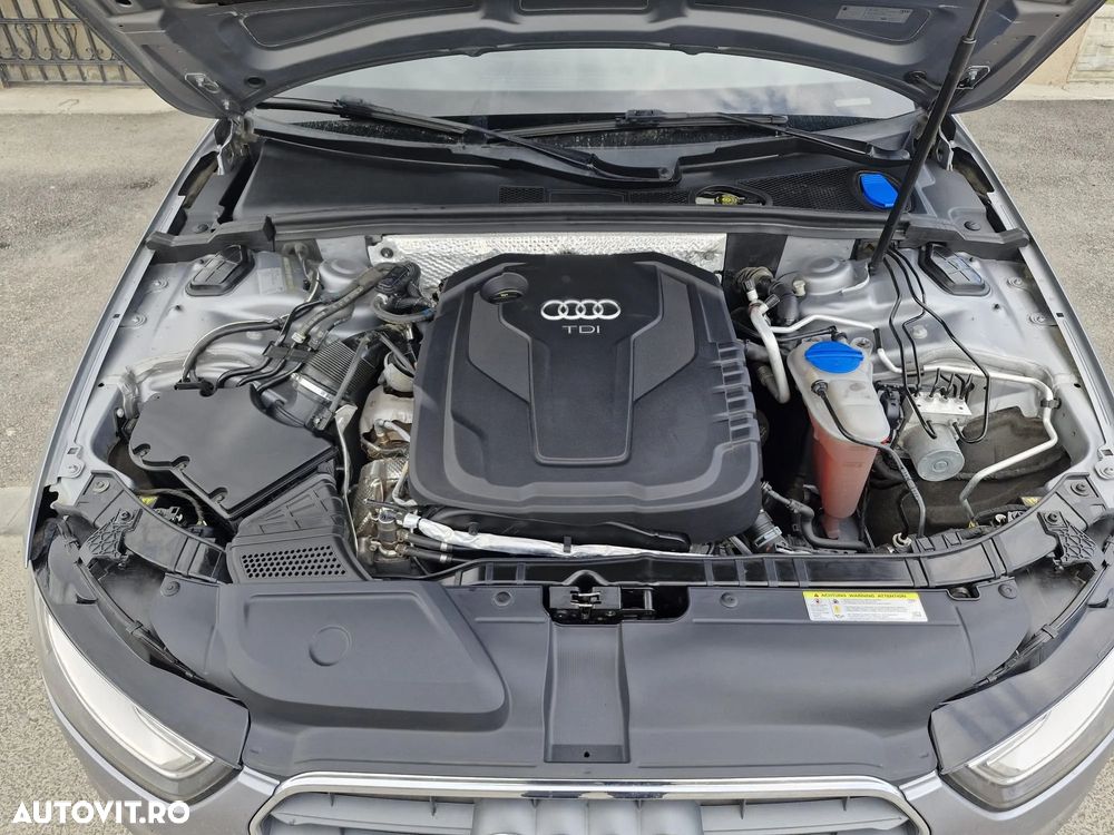 Audi A4 2.0 TDI DPF S line Sportpaket - 8