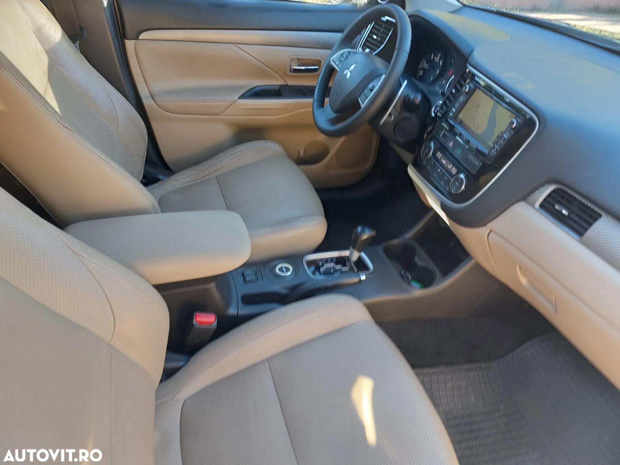 Mitsubishi Outlander 2.2L DI-D 6AT 4WD Intense+ A04 - 27