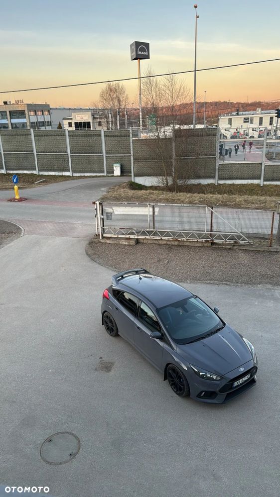 Ford Focus - 32