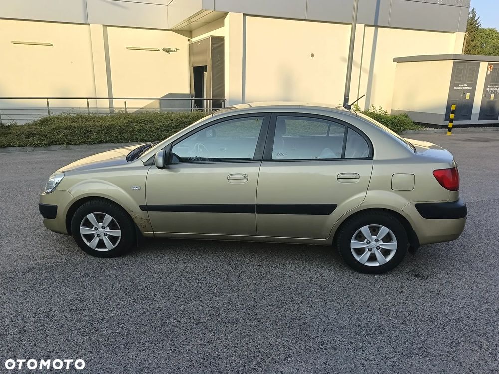 Kia Rio 1.4 Comfort - 6
