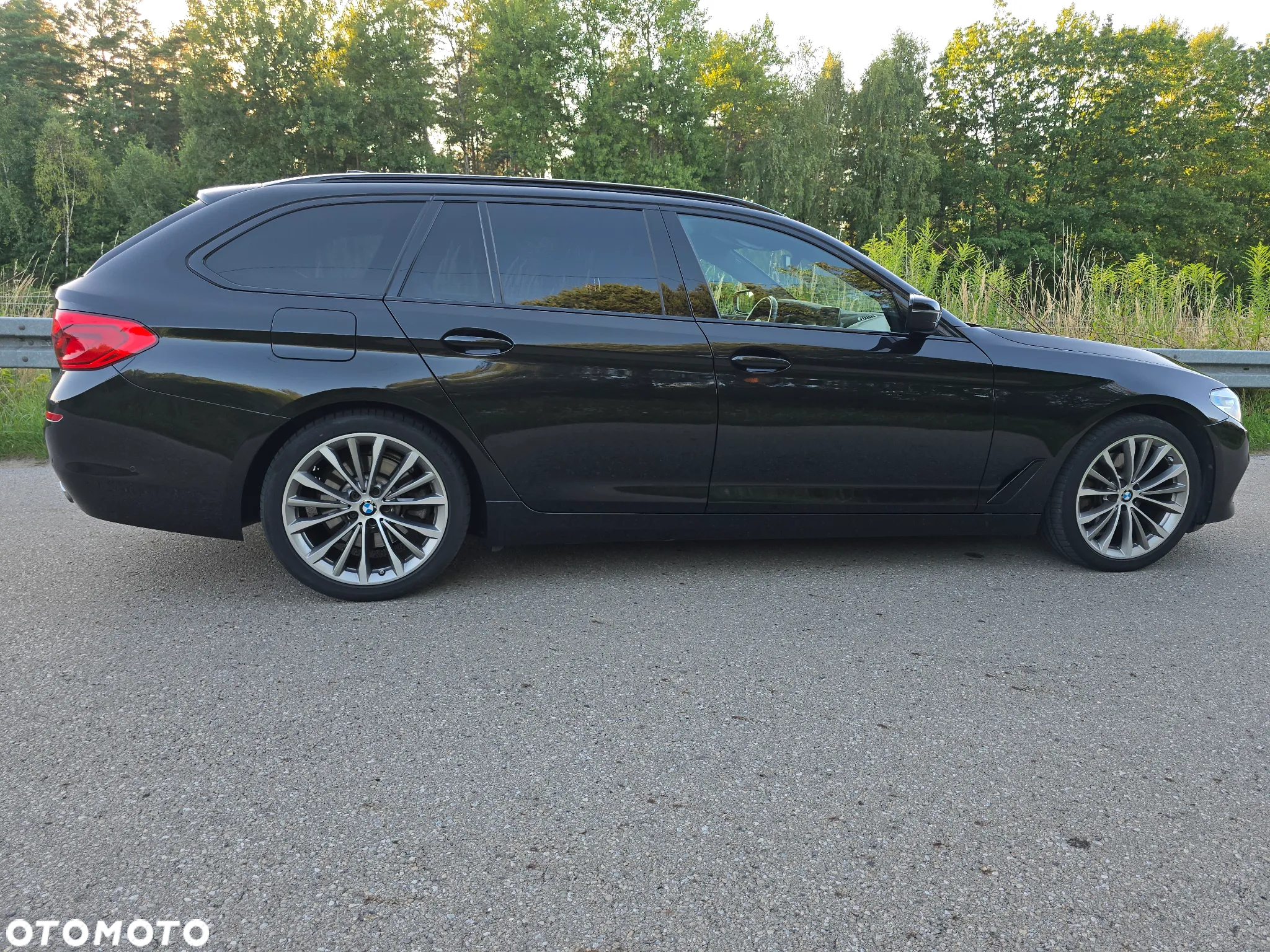 BMW Seria 5 520d Touring M Sport Edition - 22