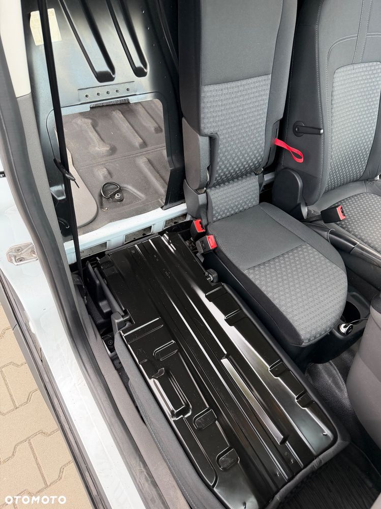 Ford Transit Connect - 11