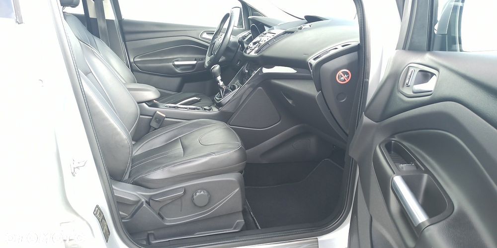 Ford Kuga 2.0 TDCi 4x4 Titanium - 33