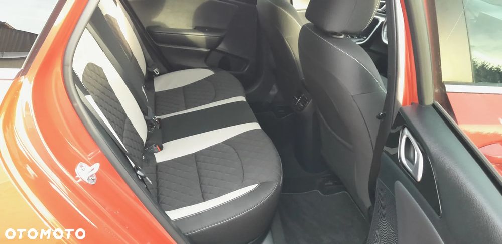 Kia Ceed 1.6 CRDi 128 Platinum Edition - 22