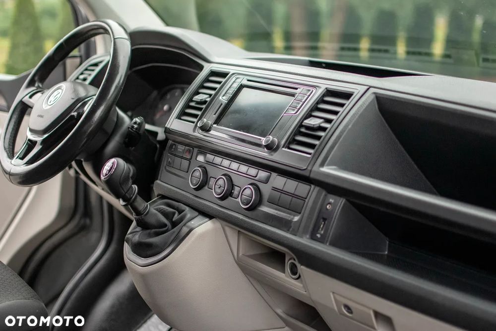 Volkswagen Caravelle - 33