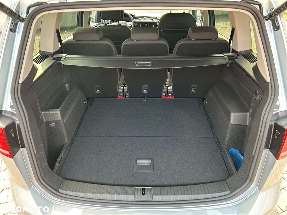 Volkswagen Touran - 19