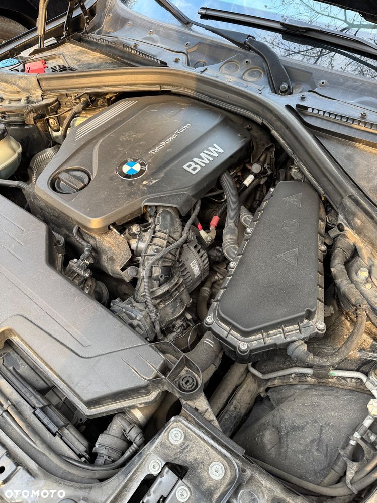 BMW Seria 3 318d Touring - 11