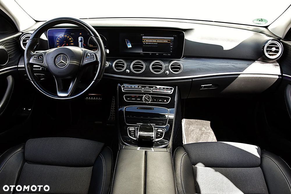 Mercedes-Benz Klasa E 220 d 4Matic All-Terrain 9G-TRONIC Avantgarde - 18