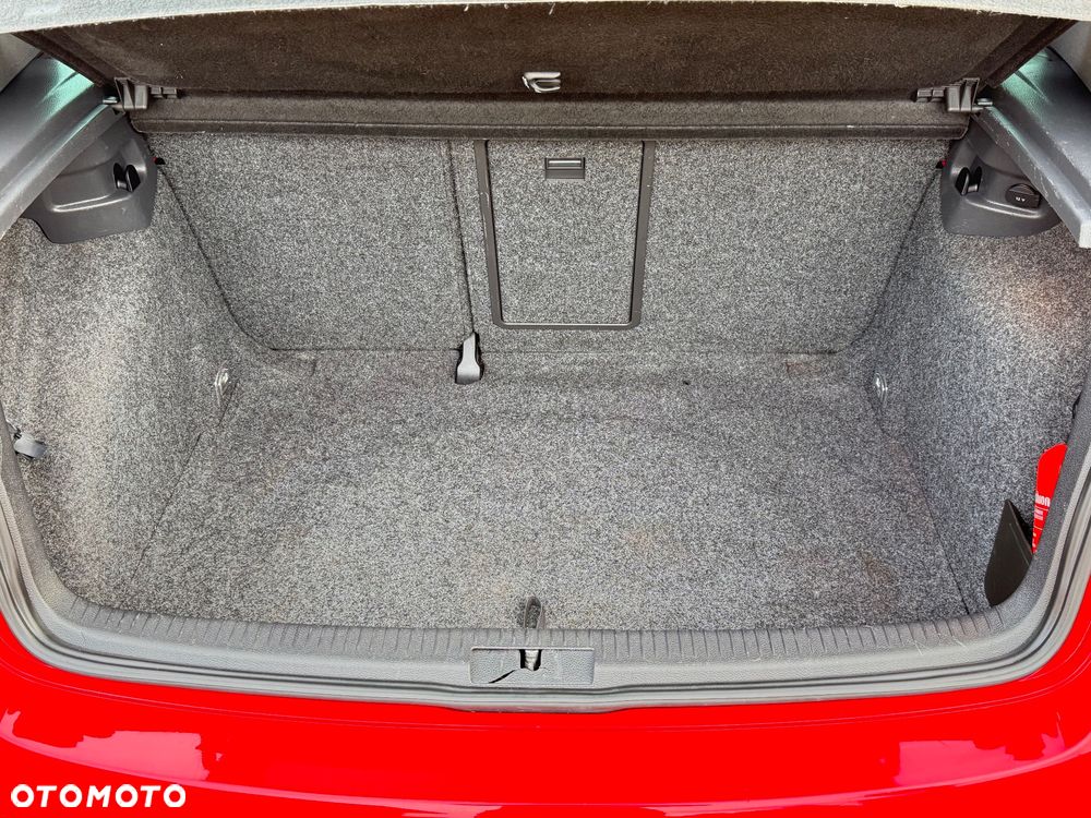 Volkswagen Golf - 26
