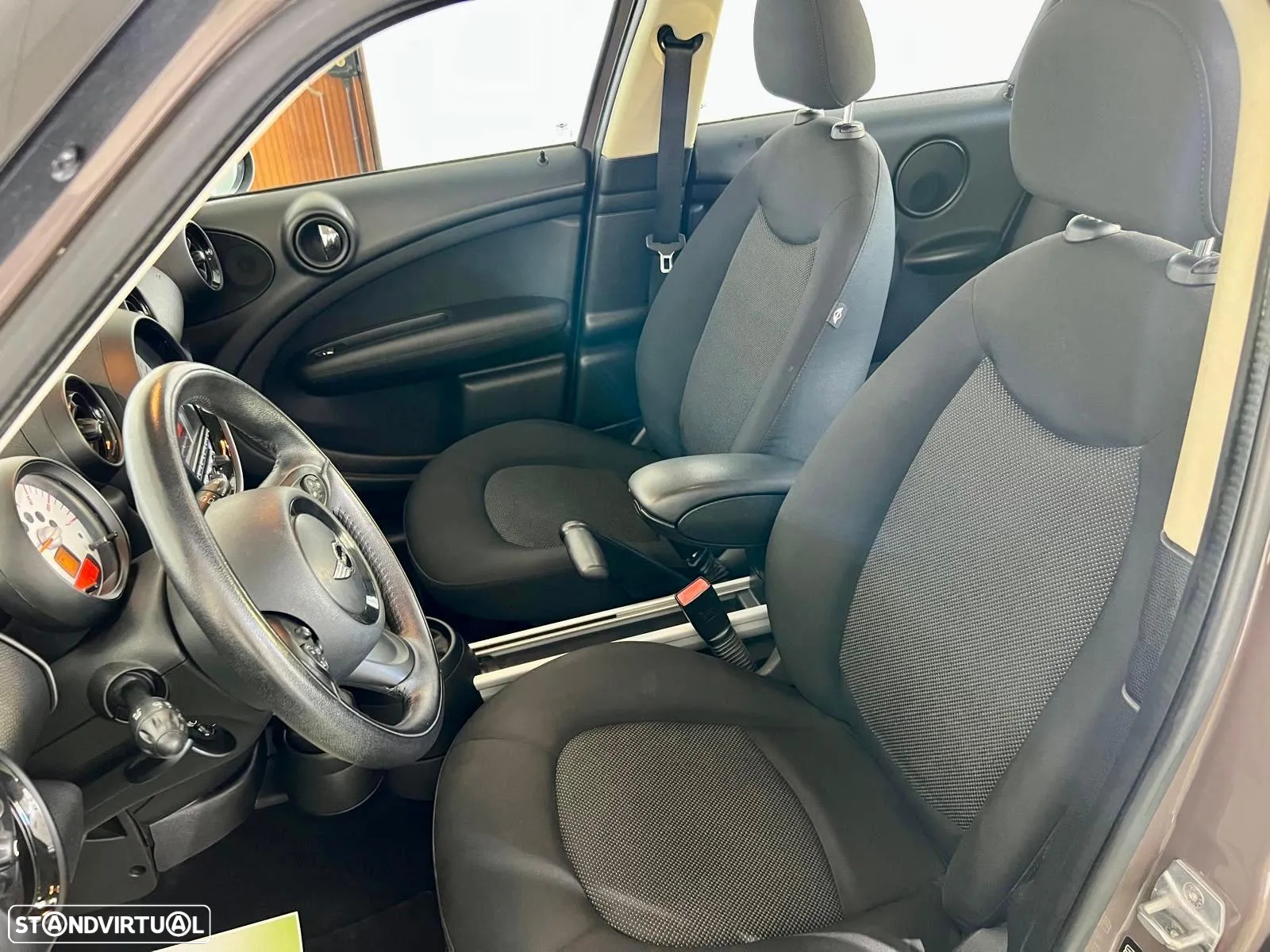 MINI Countryman Cooper D Auto - 12