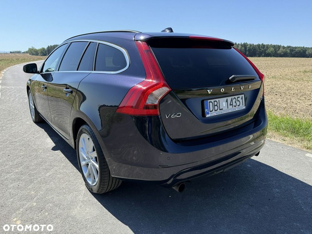 Volvo V60 T3 Geartronic Momentum - 6