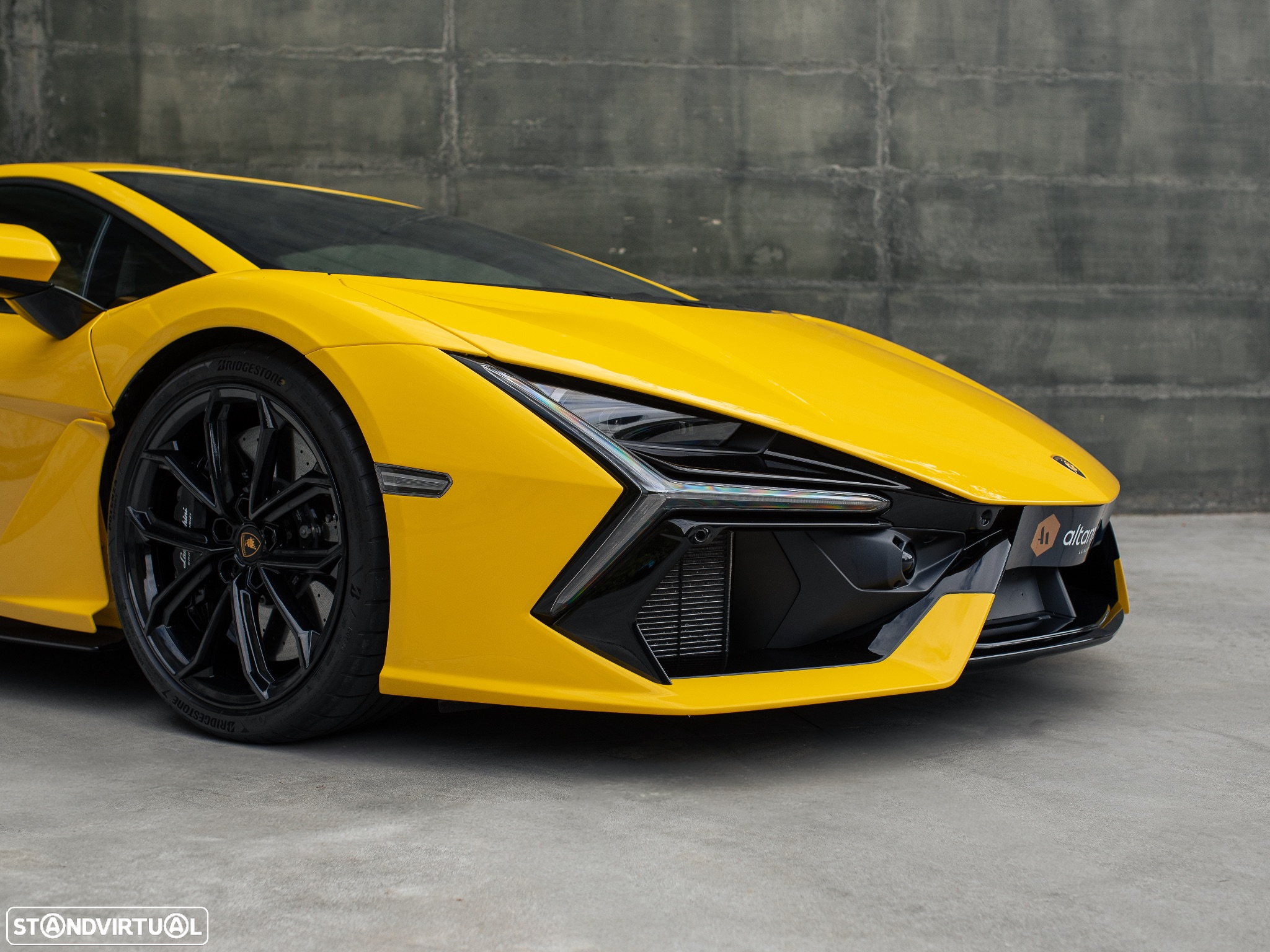 Lamborghini Revuelto - 9