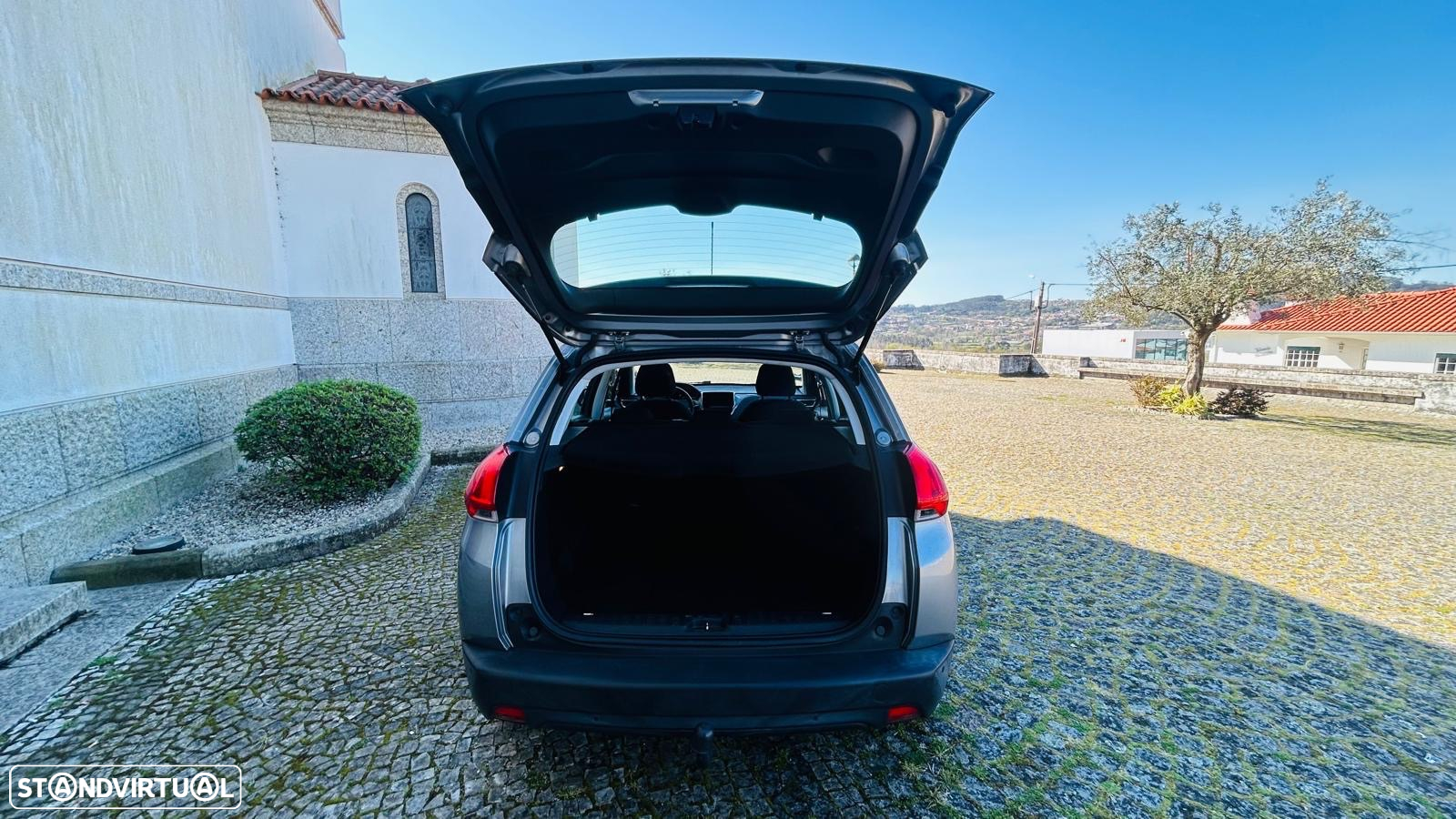 Peugeot 2008 1.2 PureTech Allure - 15