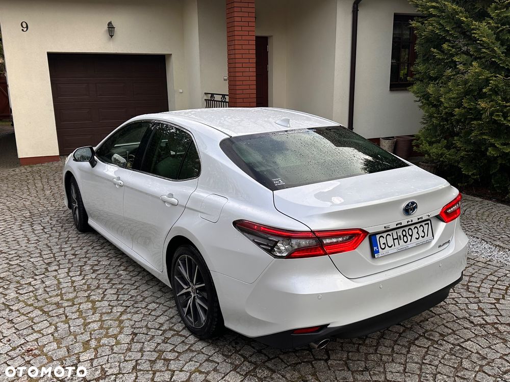 Toyota Camry 2.5 Hybrid Executive CVT - 6