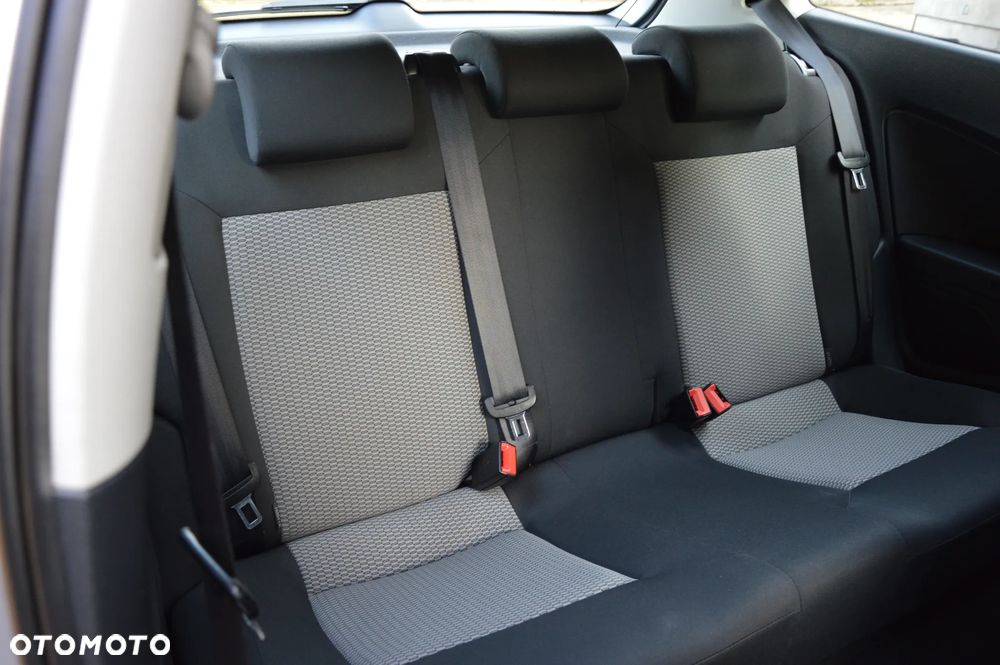 Volkswagen Polo - 22