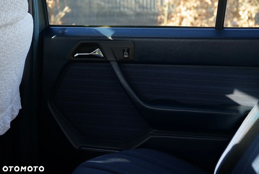 Mercedes-Benz W124 (1984-1993) - 31