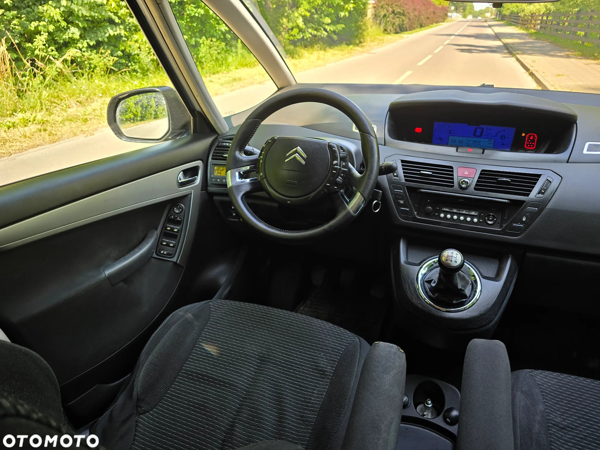 Citroën C4 Grand Picasso 1.8 16V Confort - 6