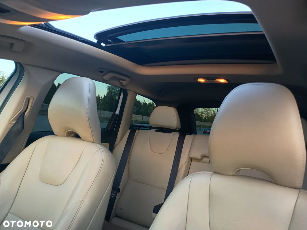 Volvo XC 60 - 30