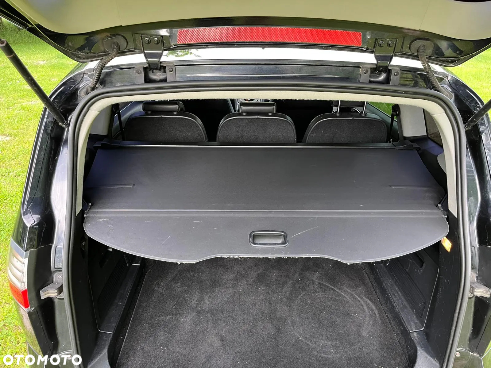 Ford S-Max - 11