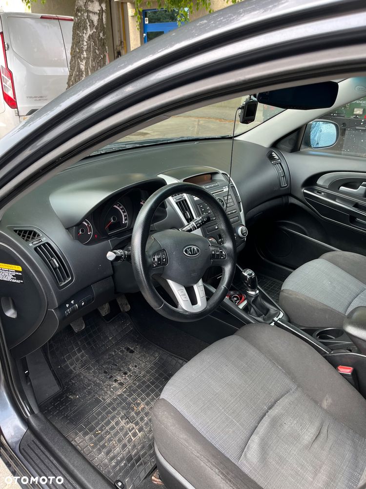 Kia Ceed 1.6 Crdi M - 10