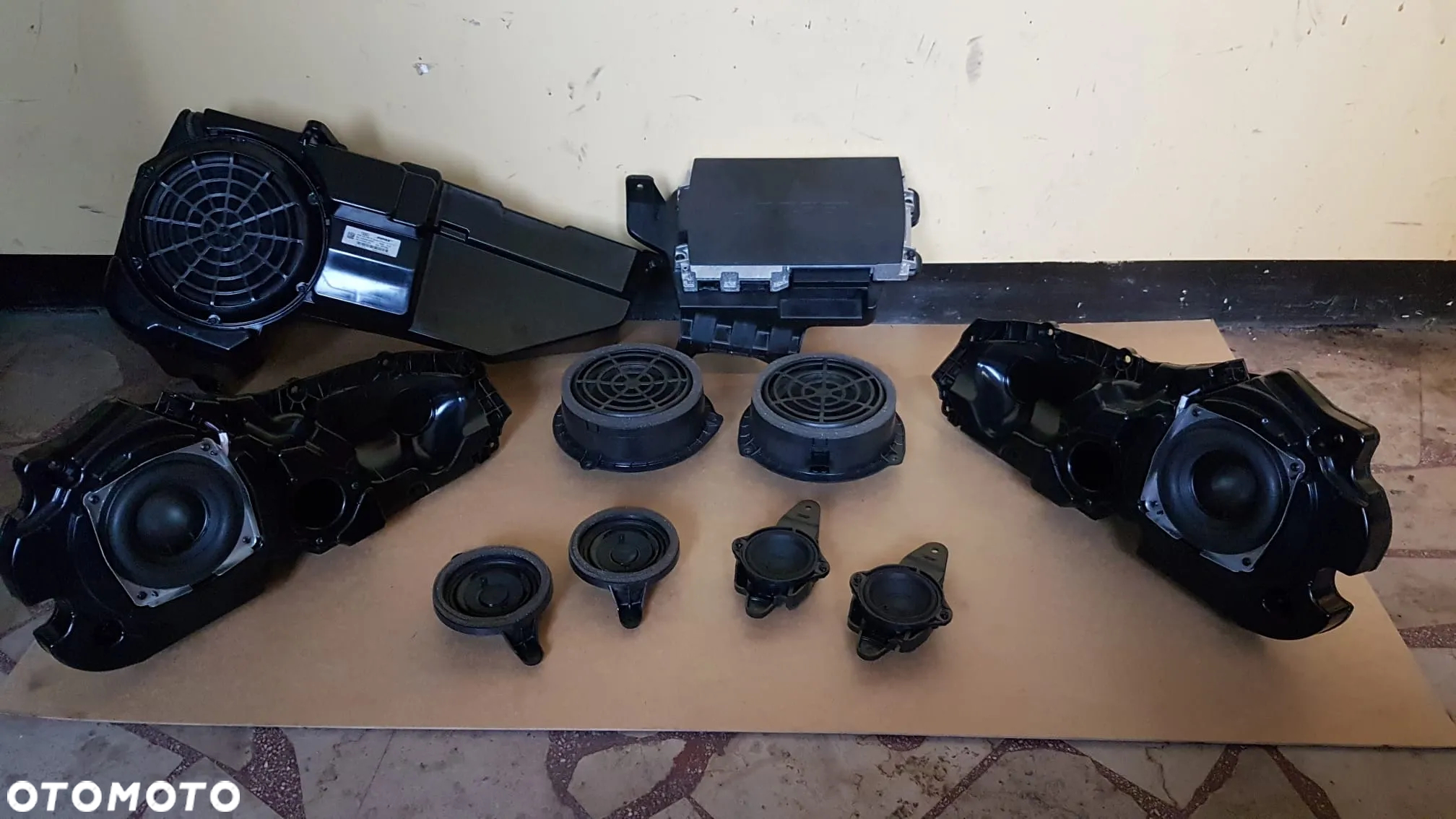 AUDI A6 C7 GŁOŚNIKI  WZMACNIACZ SUBOOWEF SUBWOOFER BOSE POJEDYNCZO AVANT - 15