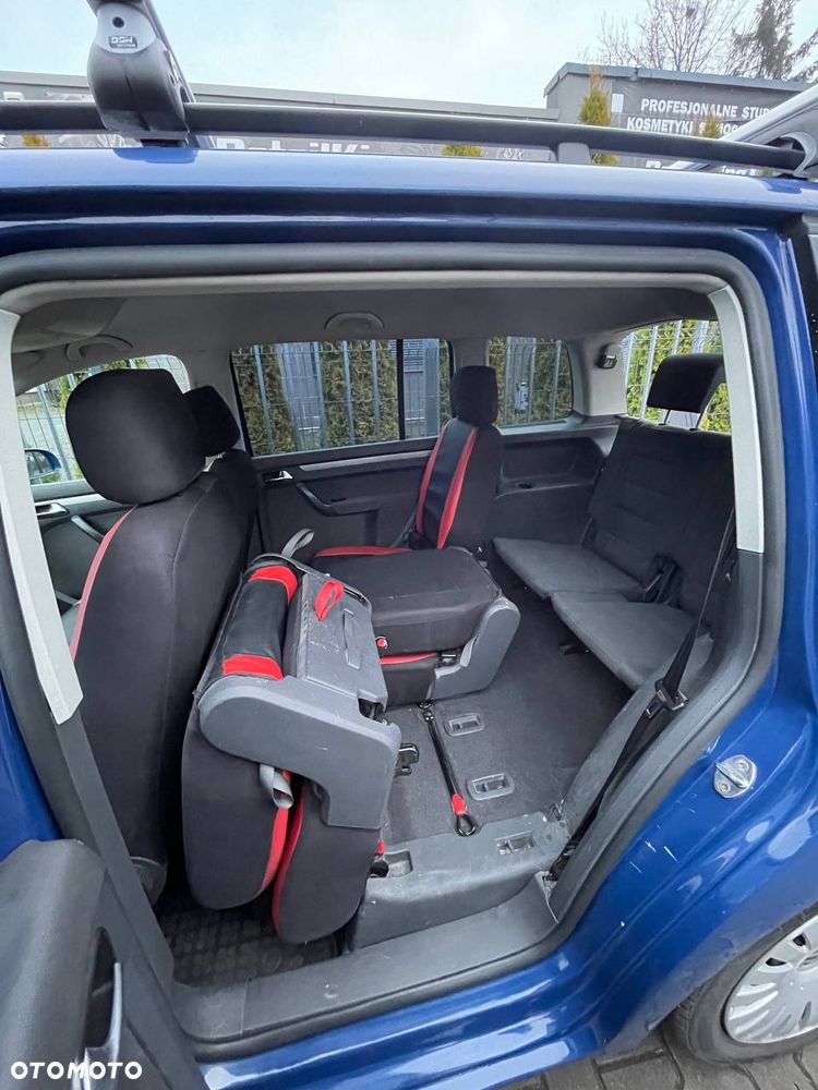 Volkswagen Touran 1.9 TDI Conceptline DSG - 34