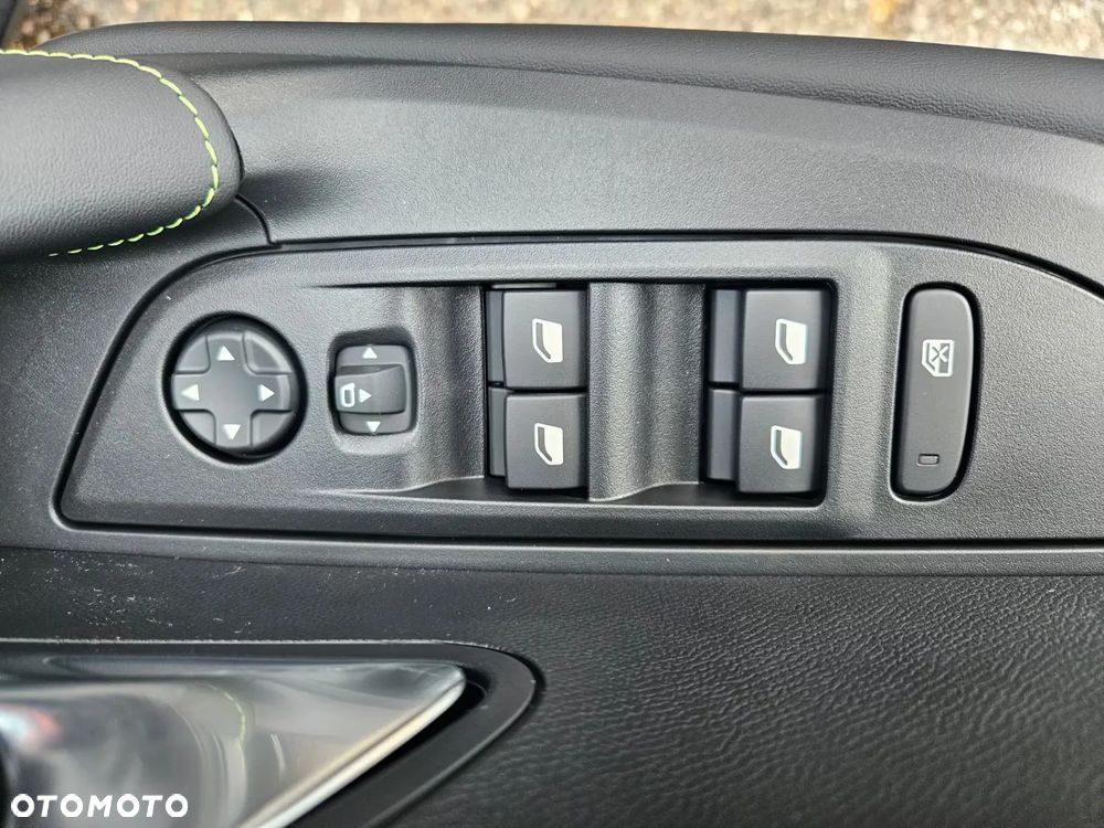 Peugeot 2008 PureTech mHEV GT e-DCS6 - 10