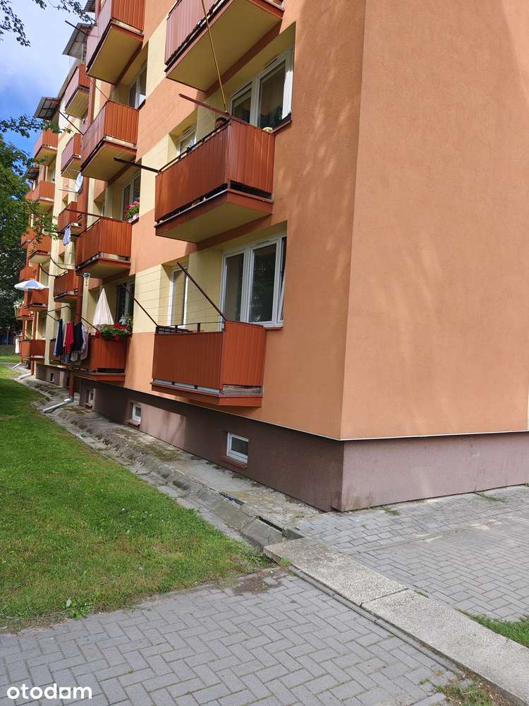 Mieszkanie z balkonem i piwnicą, parter
