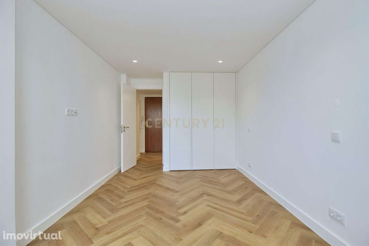 T1 renovado a 5 minutos da praia de Paço de Arcos. - Grande imagem: 3/16