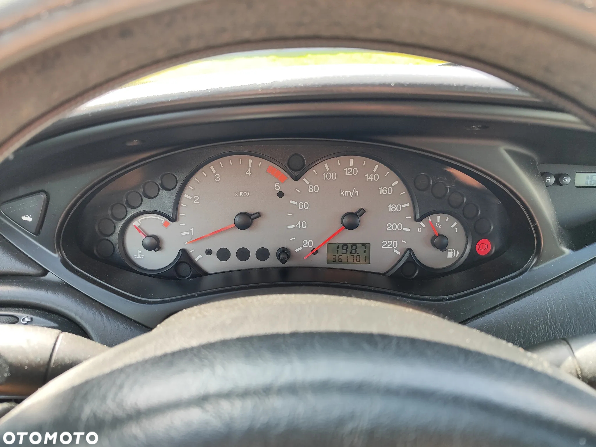 Ford Focus 1.8 TDDi Comfort - 9