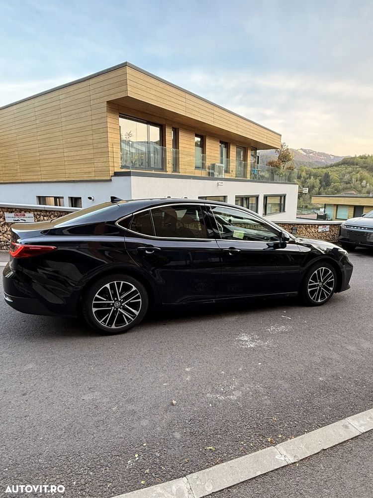 Toyota Camry 2.5 HEV Luxury - 8