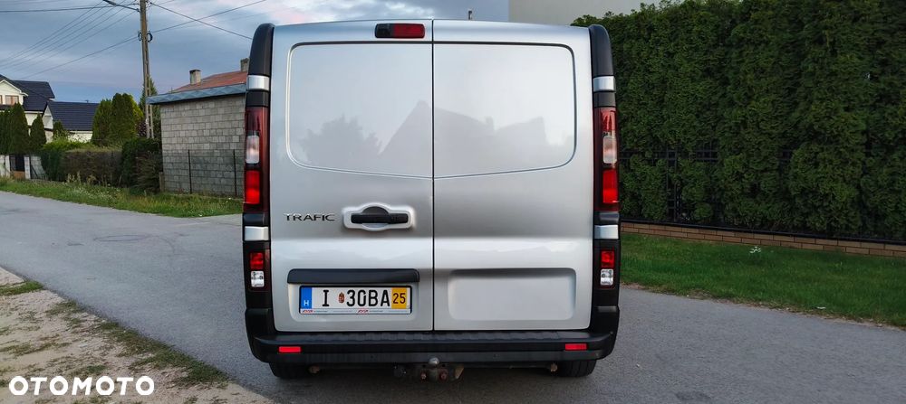 Renault TRAFIC LONG BRYGADÓWKA 6 OSÓB - 25