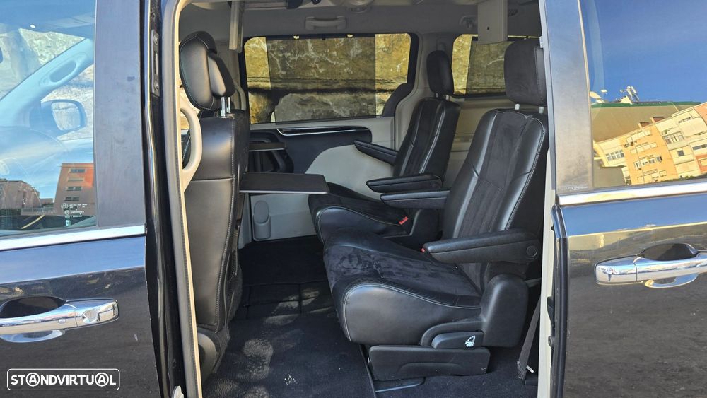 Lancia Voyager 2.8 CRD Platinum - 49