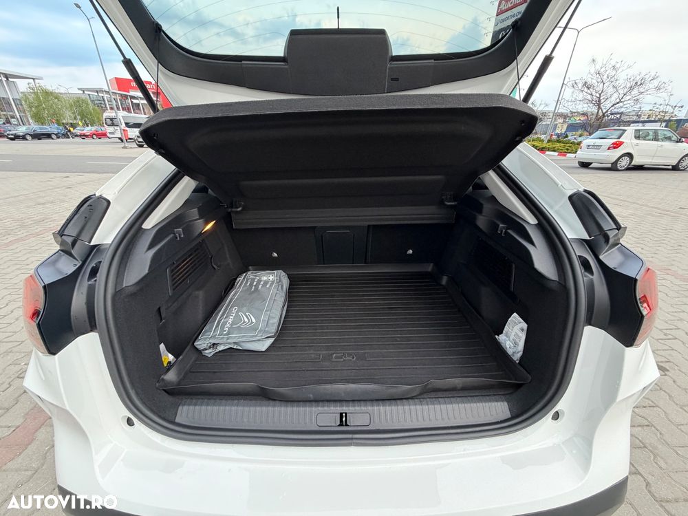 Citroën C4 1.2 PureTech S&S EAT8 Shine - 12