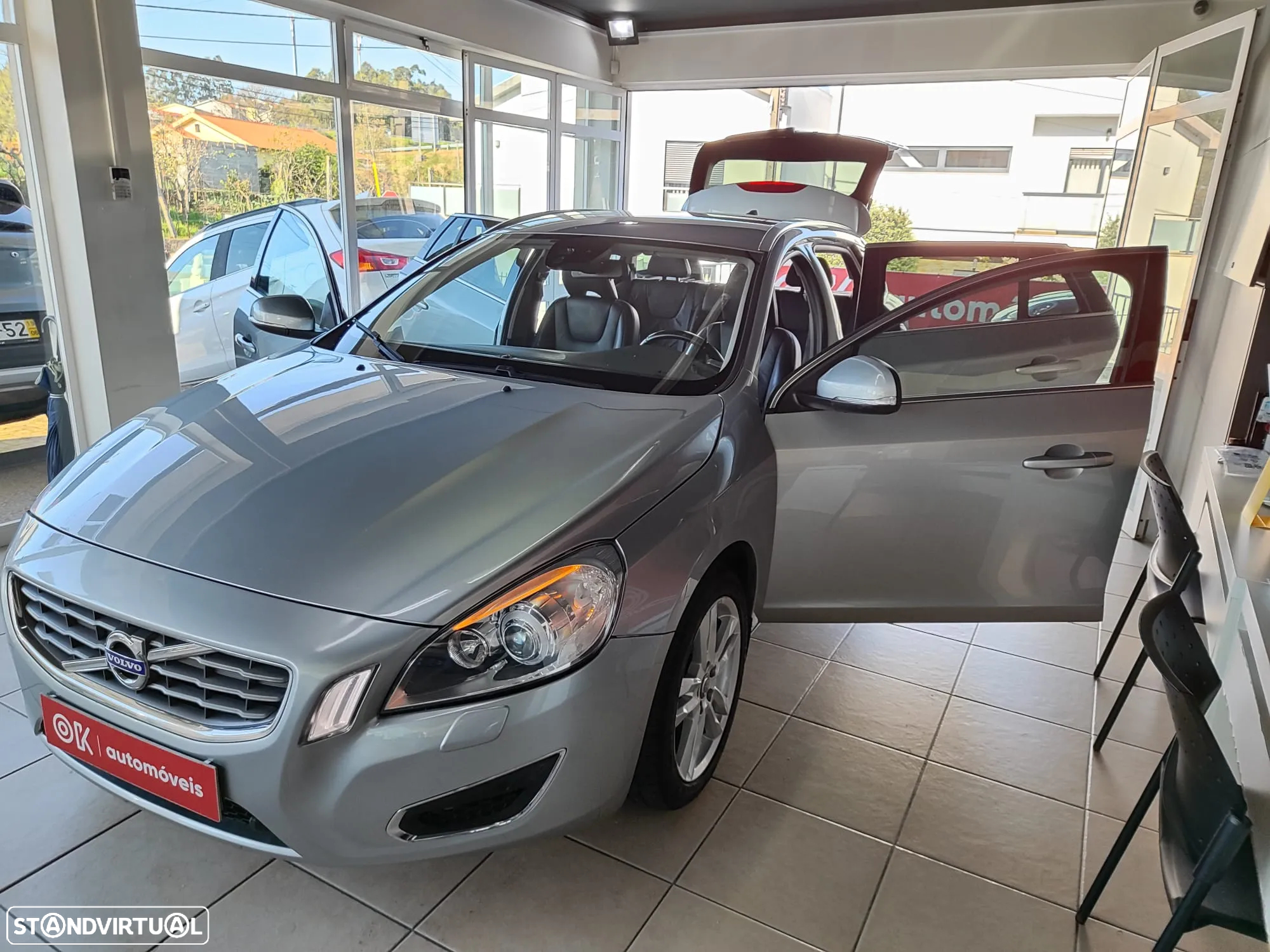 Volvo V60 D3 Geartronic Summum - 19
