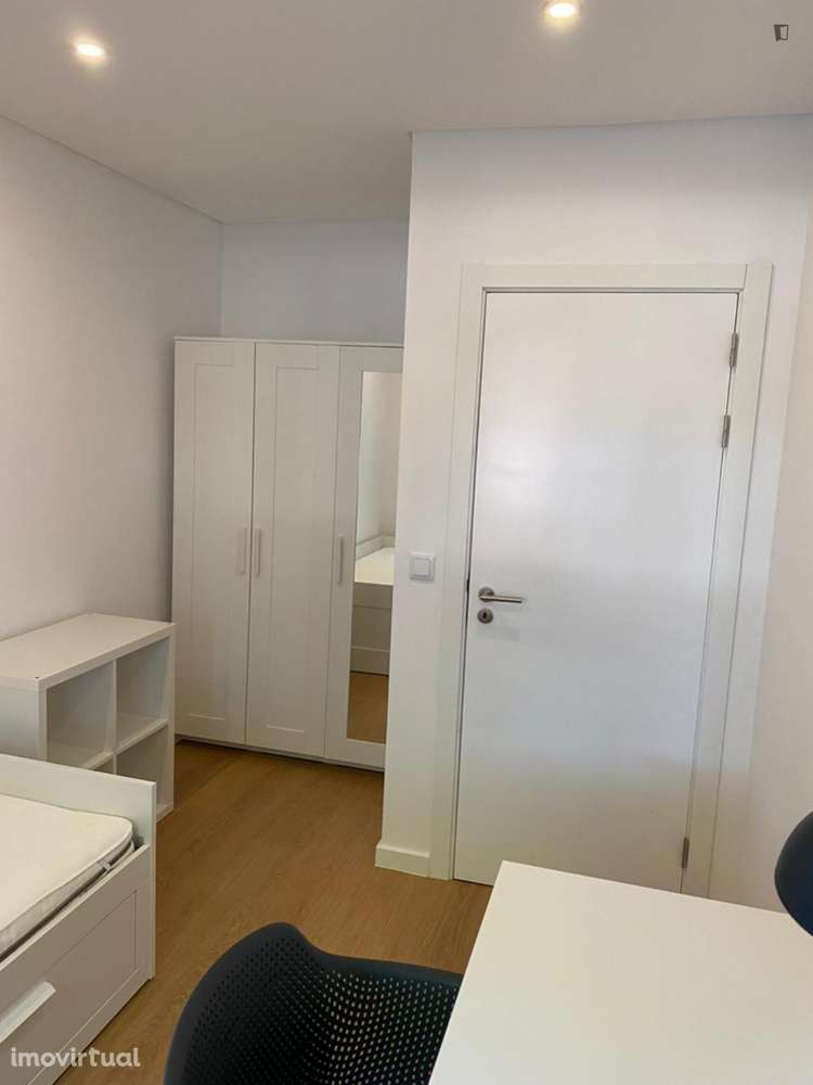 Quarto - localizado em Oeiras Lisbon - Grande imagem: 2/8
