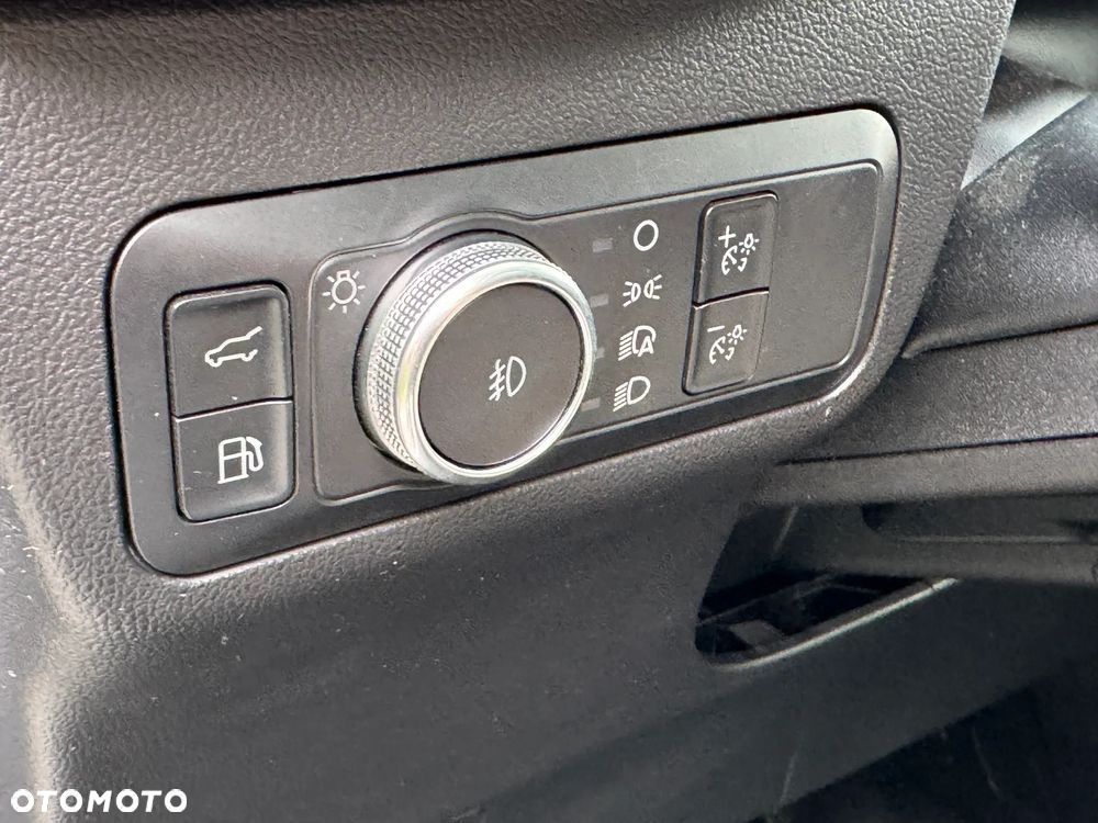 Ford Kuga 2.5 FHEV FWD Titanium eCVT - 28