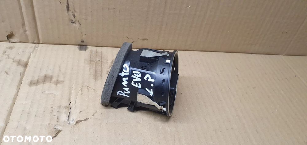 Kratka nawiewu powietrza lewy przód Fiat Punto EVO 226721 - 3