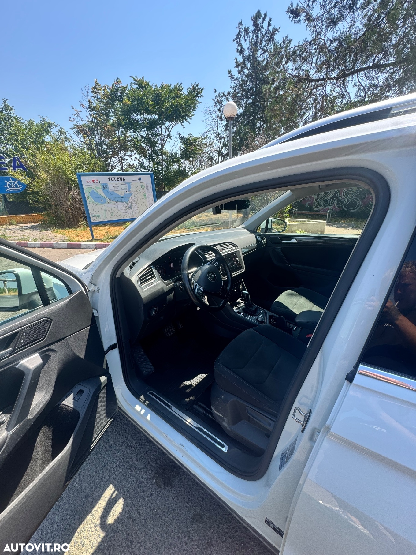 Volkswagen Tiguan 2.0 TDI 4Mot DSG Highline - 9