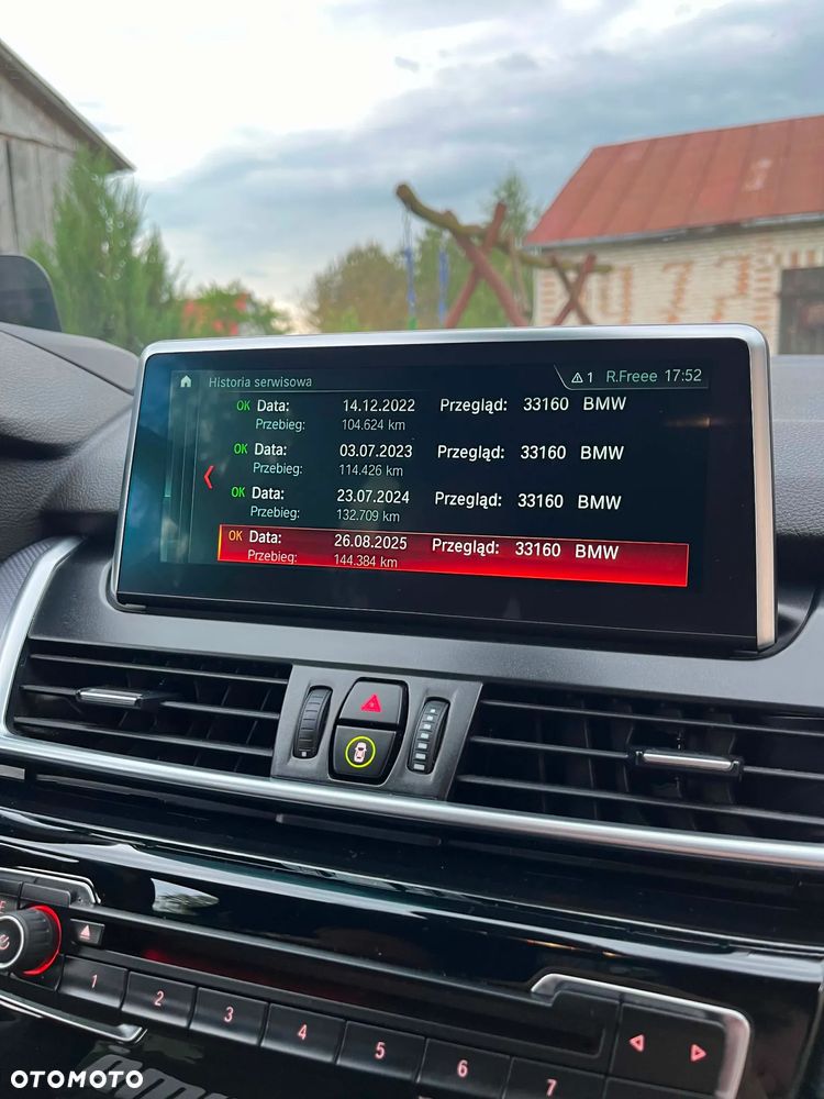 BMW Seria 2 218d - 12