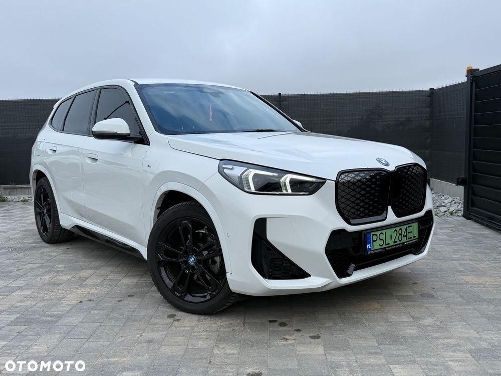BMW iX1